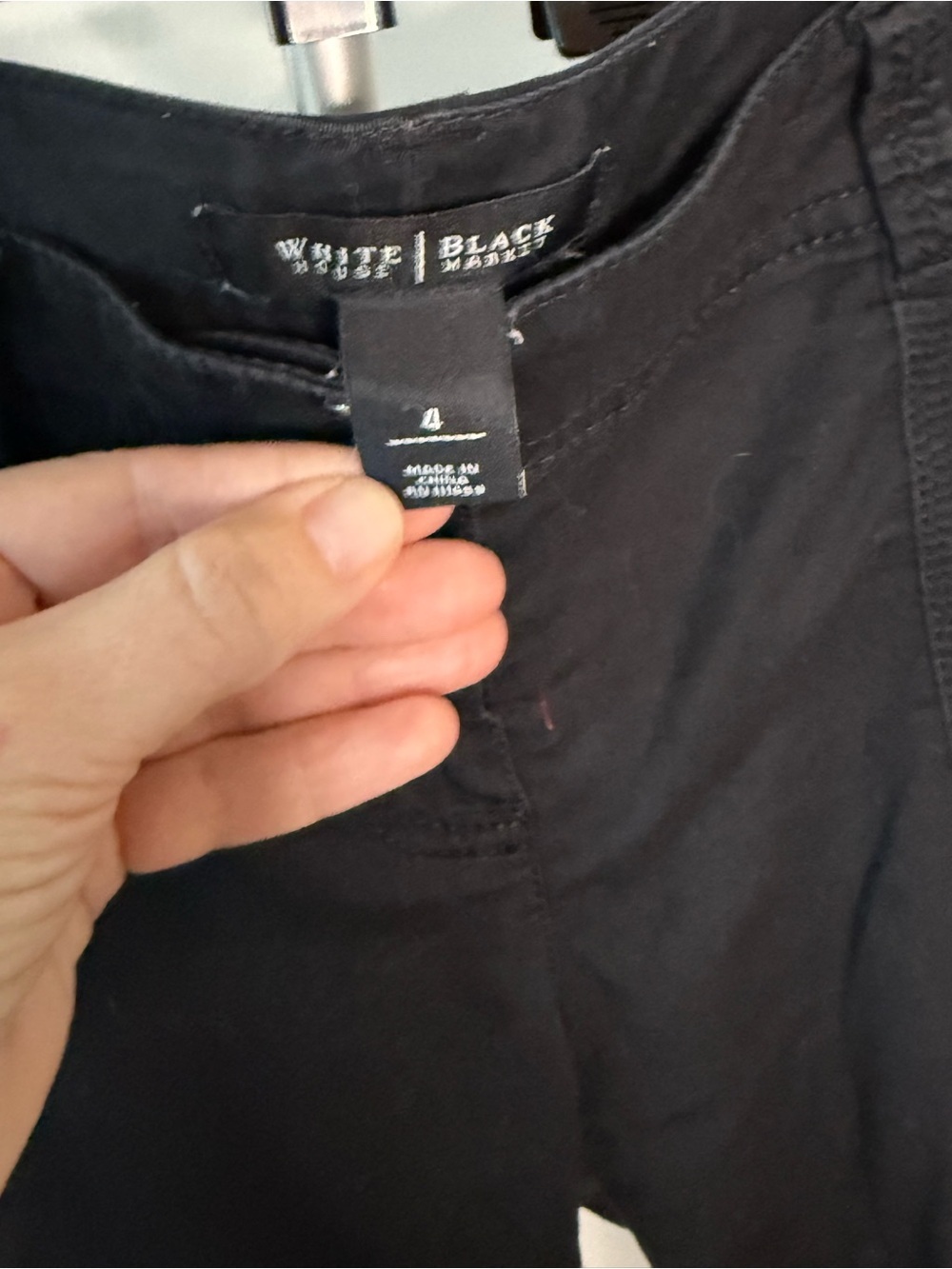 White House Black Market Black Cargo Pants – Size 4 - Picture 5 of 8